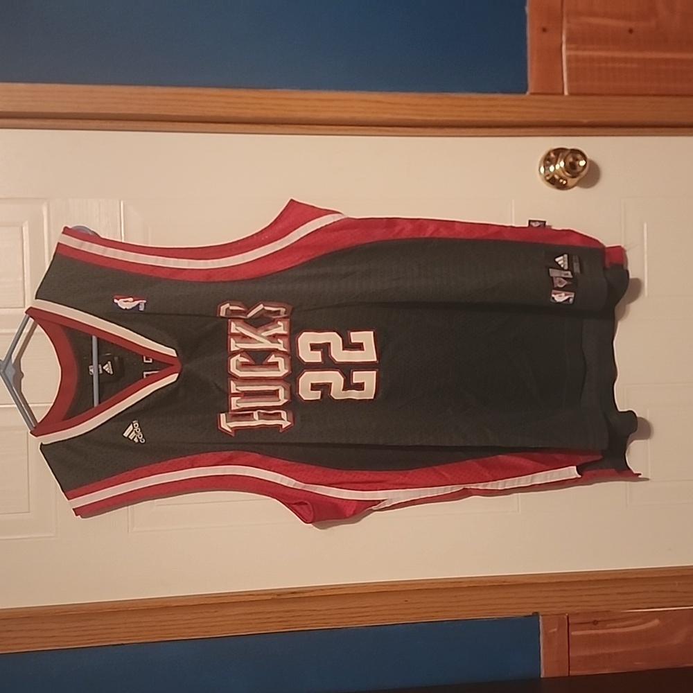 Vintage Milwaukee Bucks jersey